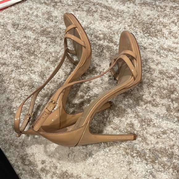 TORY BURCH
Patent Leather Sandals 9.5 - Picture 5 of 13